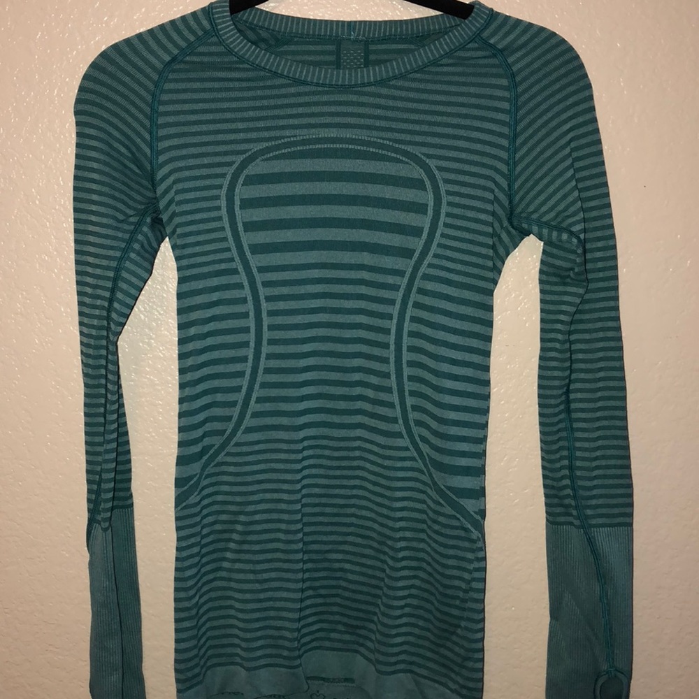 Lululemon top